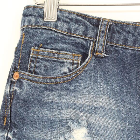 Cotton On Mid Rise Frayed Denim Shorts 4 - Picture 4 of 11